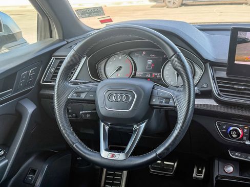 Used 2022 Audi SQ5 Premium w/ Convenience Package image 16
