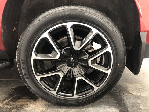 Used 2022 Chevrolet Tahoe RST w/ Sport Performance Package image 28