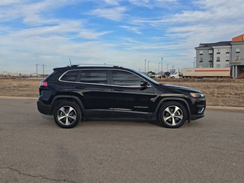 Used 2021 Jeep Cherokee Limited image 5