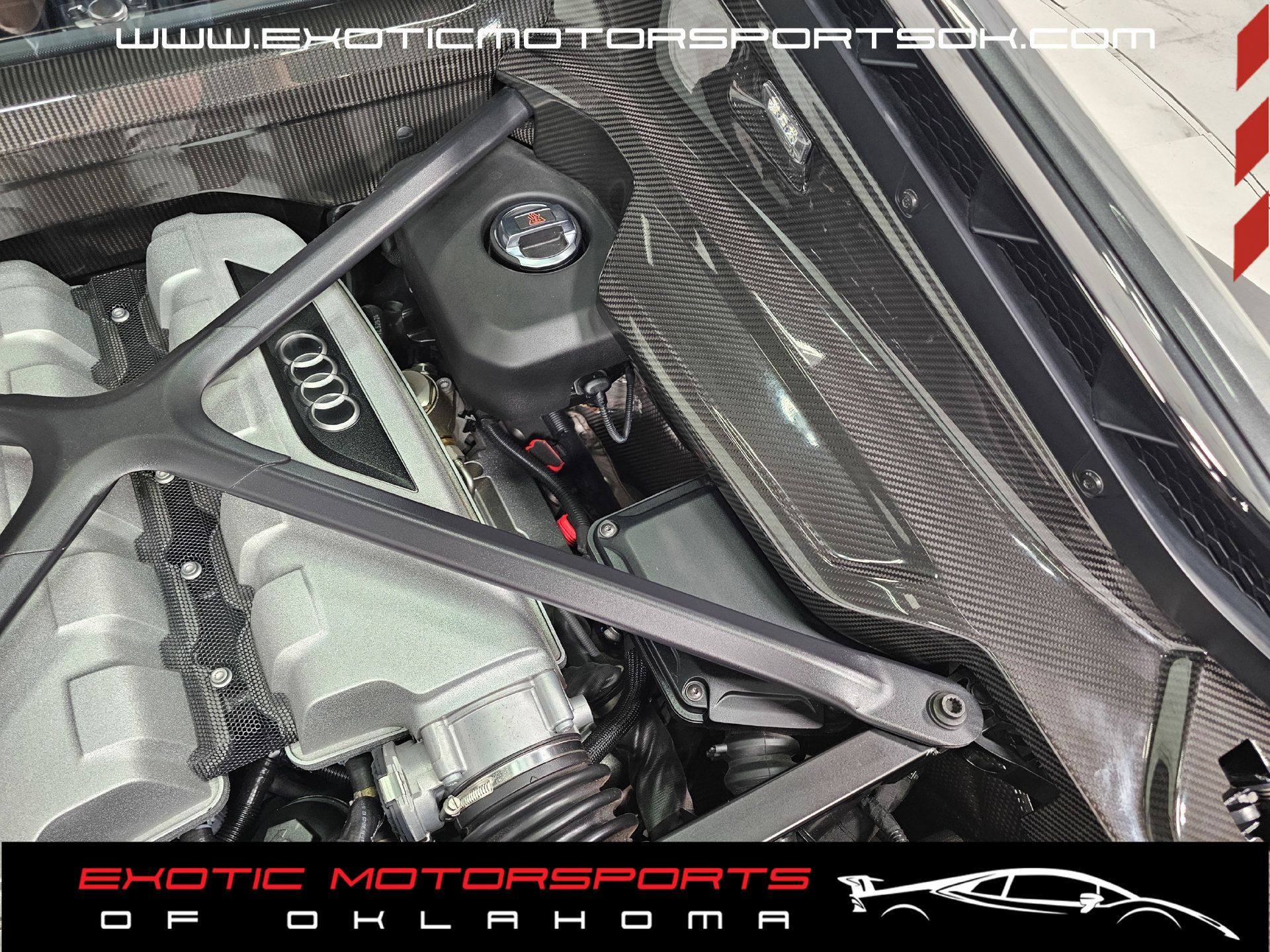 Used 2017 Audi R8 V10 w/ Carbon Exterior Package AWD/4WD image 13