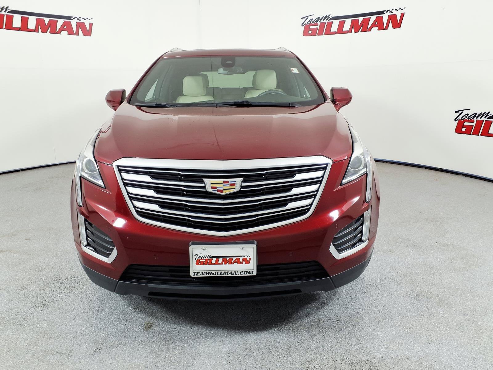 Used 2017 Cadillac XT5 Luxury w/ Driver Awareness Package FWD image 2