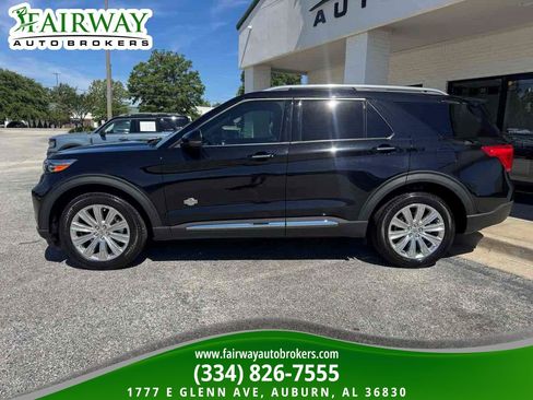 Used 2023 Ford Explorer King Ranch w/ Technology Package AWD/4WD image 9
