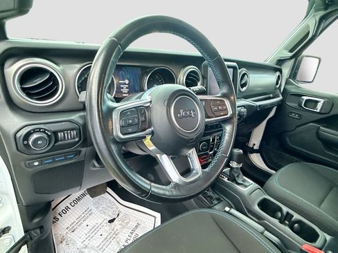 Used 2022 Jeep Wrangler Unlimited Rubicon 4xe AWD/4WD image 13