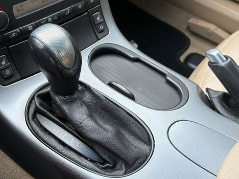 Used 2006 Chevrolet Corvette Coupe w/ Preferred Equipment Group RWD image 20