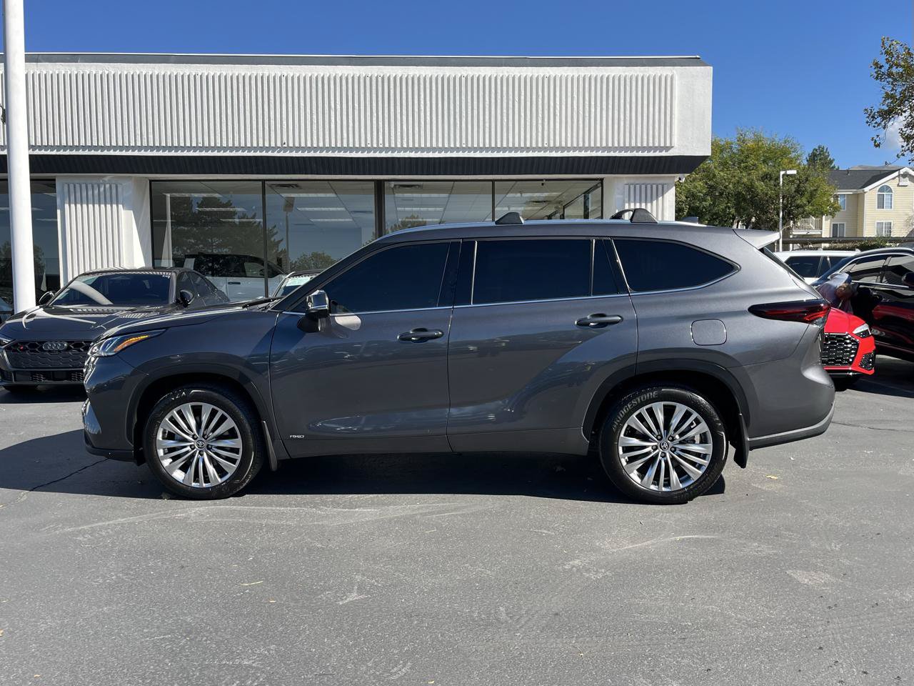 Used 2025 Toyota Highlander Platinum AWD/4WD image 15