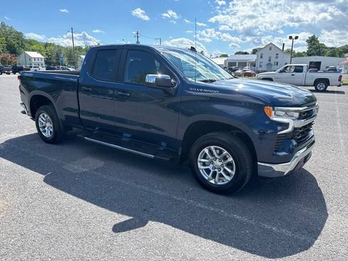 Used 2023 Chevrolet Silverado 1500 LT AWD/4WD image 8