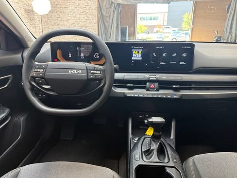 Used 2025 Kia K4 FWD image 15
