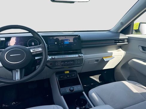 Certified 2025 Hyundai Kona SEL FWD image 22