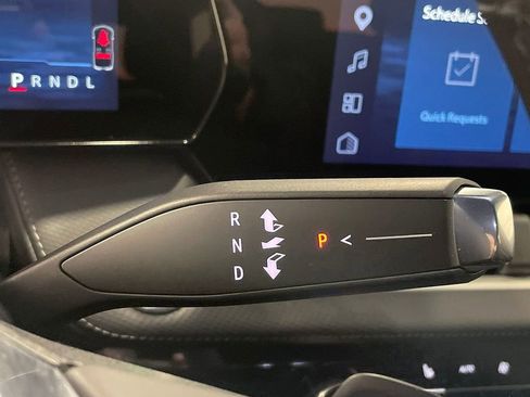 Used 2026 Chevrolet Equinox LT w/ Convenience Package II image 33