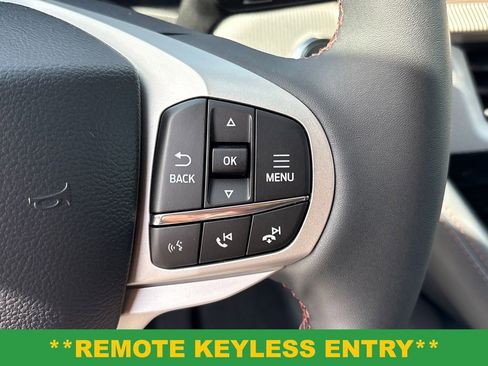 New 2026 Ford Explorer Active RWD image 19