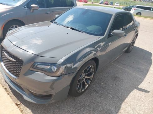 Used 2018 Chrysler 300 S w/ S Model Appearance Package RWD image 2