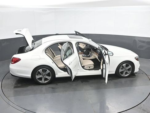 Used 2018 Mercedes-Benz E 300 4MATIC image 49