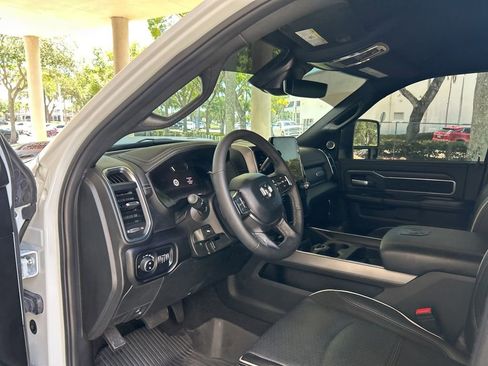 Used 2025 RAM 3500 Laramie AWD/4WD image 6