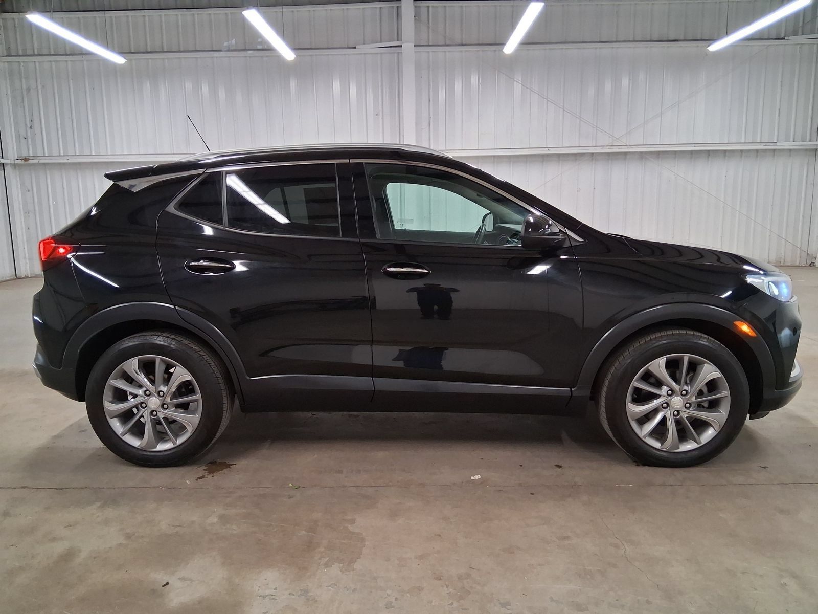 Used 2023 Buick Encore GX Essence w/ Experience Buick Package FWD image 3