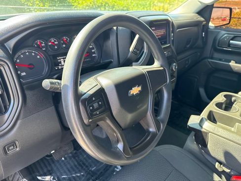 Used 2020 Chevrolet Silverado 1500 Custom w/ Custom Value Package AWD/4WD image 9