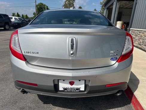 Used 2013 Lincoln MKS AWD image 4