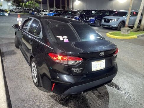 Used 2021 Toyota Corolla LE image 10