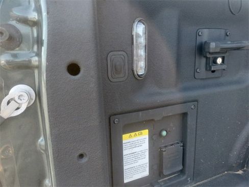 Used 2021 Ford F150 Lariat w/ Max Trailer Tow Package image 17