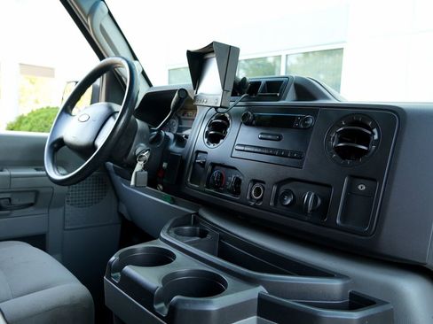 Used 2014 Ford E-150 and Econoline 150 w/ Power Group RWD image 7