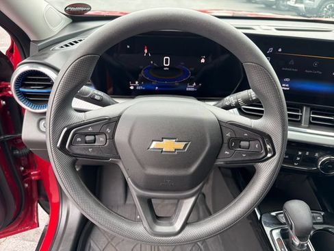 Used 2026 Chevrolet Trax LT FWD image 14
