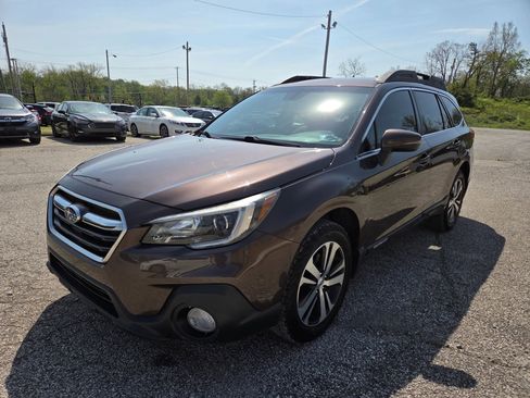 Used 2019 Subaru Outback 3.6R Limited w/ Popular Package #2 AWD/4WD image 2