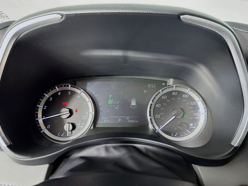 Used 2024 Toyota Highlander XLE image 18