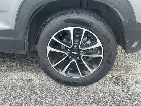 Used 2025 Chevrolet TrailBlazer LT FWD image 19