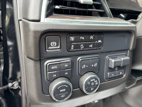 Used 2025 Chevrolet Suburban Z71 w/ Z71 Off-Road Package AWD/4WD image 25