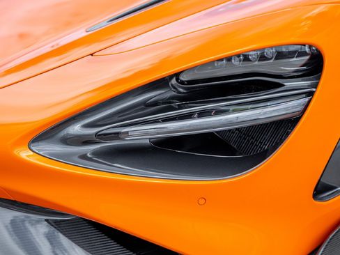 Used 2022 McLaren 765LT RWD image 18
