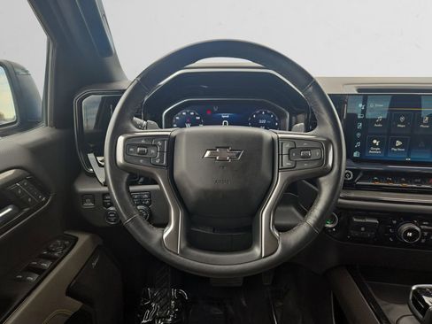 Used 2023 Chevrolet Silverado 1500 ZR2 image 13