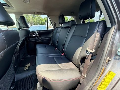 Used 2018 Toyota 4Runner TRD Off-Road Premium AWD/4WD image 21