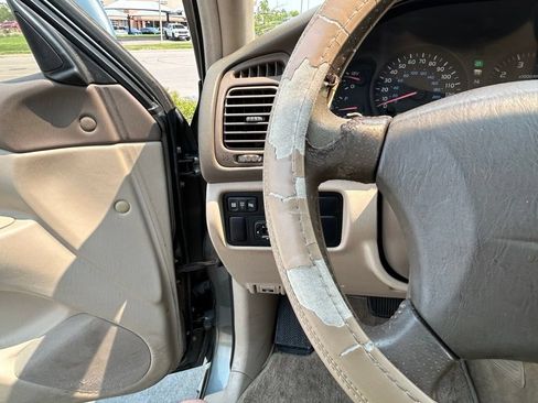Used 2000 Toyota Land Cruiser AWD/4WD image 17