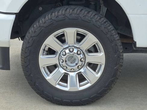 Used 2022 Ford F250 Platinum w/ FX4 Off-Road Package AWD/4WD image 26