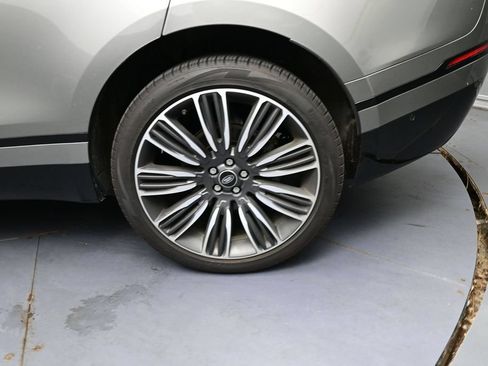 Used 2018 Land Rover Range Rover Velar R-Dynamic HSE AWD/4WD image 15