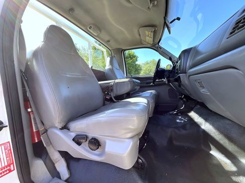 Used 2004 Ford F550 4x4 Regular Cab Super Duty image 14