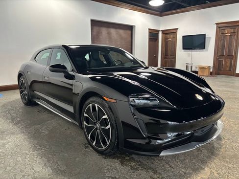 Used 2024 Porsche Taycan 4 Cross Turismo image 4