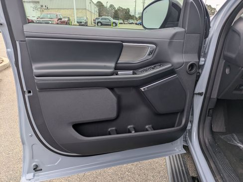 New 2025 Ford Expedition Max Platinum w/ Driver's Package image 12