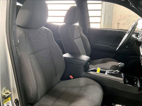 Used 2016 Toyota Tacoma TRD Off-Road w/ Towing Package image 26