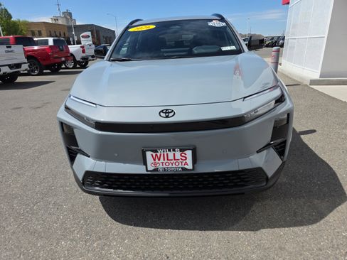 Used 2026 Toyota C-HR AWD/4WD image 5