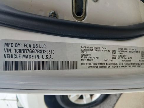 Used 2024 RAM 1500 Classic SLT image 17