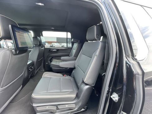 Certified 2025 Chevrolet Suburban Premier AWD/4WD image 26
