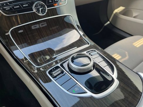 Used 2018 Mercedes-Benz C 300 4MATIC Sedan image 37