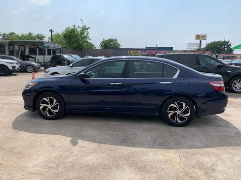 Used 2017 Honda Accord LX image 9