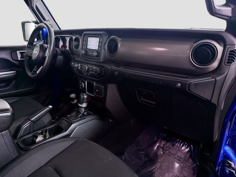 Used 2019 Jeep Wrangler Unlimited Sport image 30