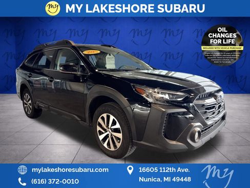 Certified 2025 Subaru Outback Premium AWD/4WD image 1