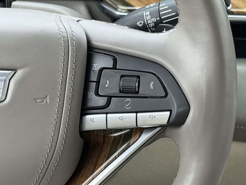 Used 2022 Cadillac Escalade Premium Luxury Platinum AWD/4WD image 16
