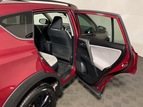 Used 2018 Toyota RAV4 Adventure image 32