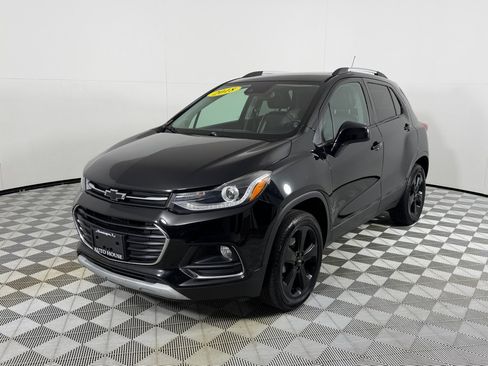 Used 2018 Chevrolet Trax Premier w/ Midnight Edition AWD/4WD image 9