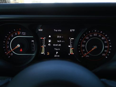 Used 2020 Jeep Gladiator Sport image 12