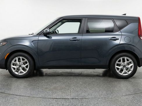 Used 2025 Kia Soul LX w/ LX Technology Package FWD image 5